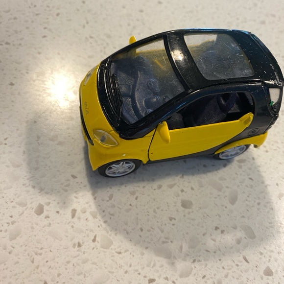 Car Model 1:32 Scale Mini Maisto Smart Fortwo Pull Back Smartcar City Die Cast - Picture 2 of 5
